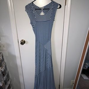 Bebe Maxi dress
